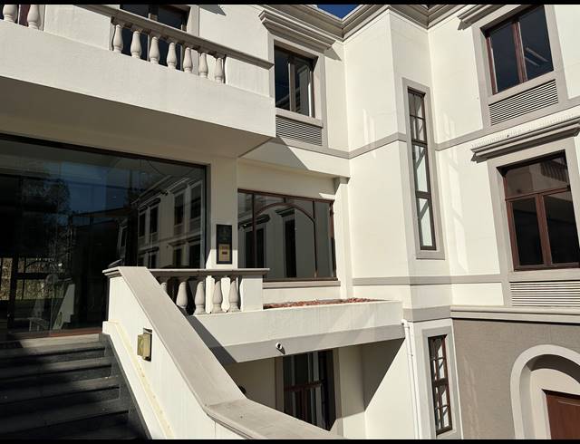 3,731M² OFFICE TO LET IN SANDOWN
